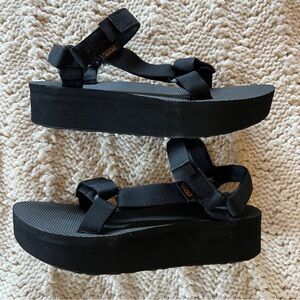Teva Flatform Universal Sandal - Size 11